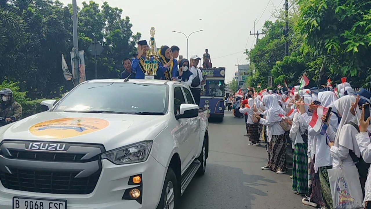 Raih Juara Umum, Piala MTQ ke-38 Di Arak Keliling Kabupaten Bekasi.